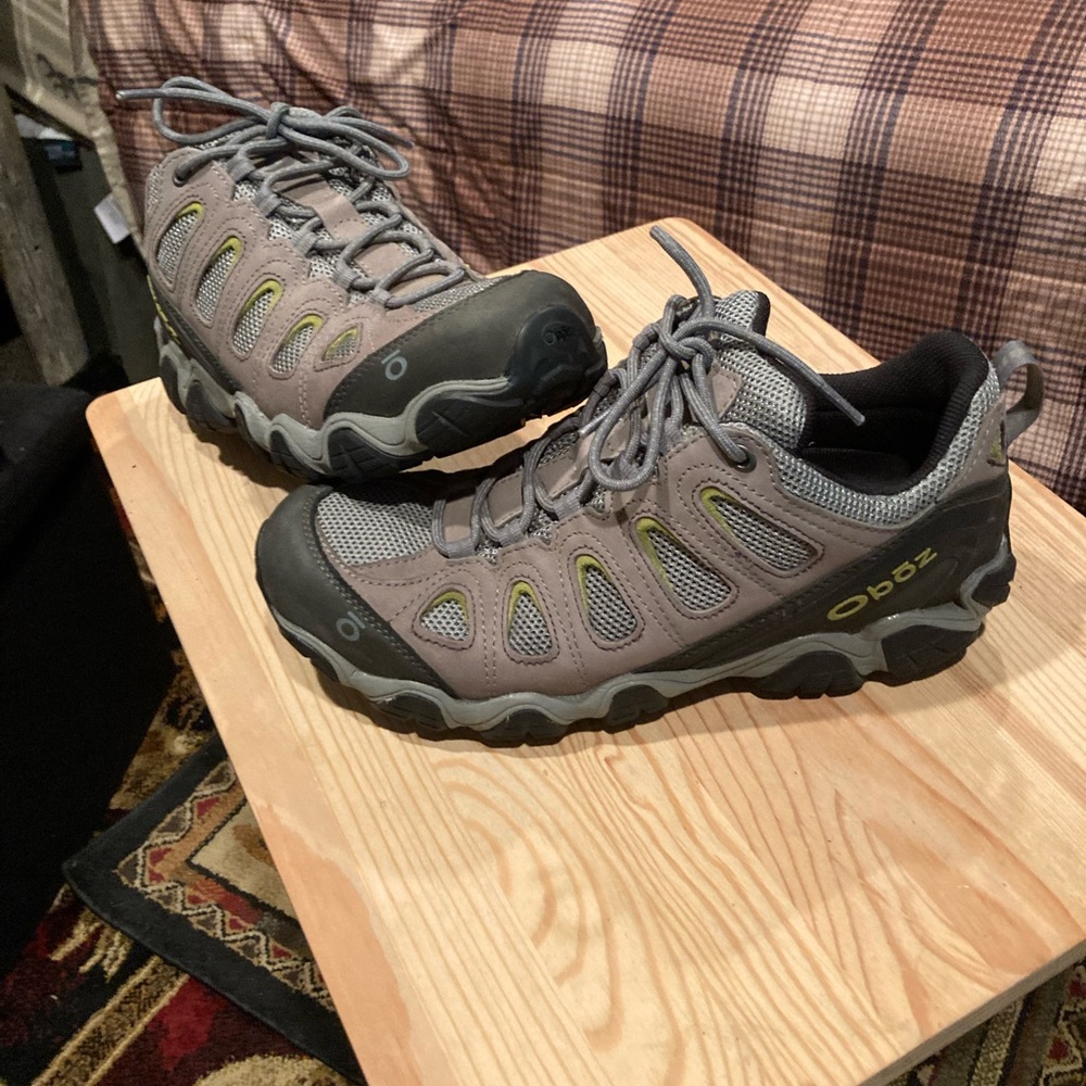 Mens Oboz low top hiking boots like new in excellent condition Mens 11.5